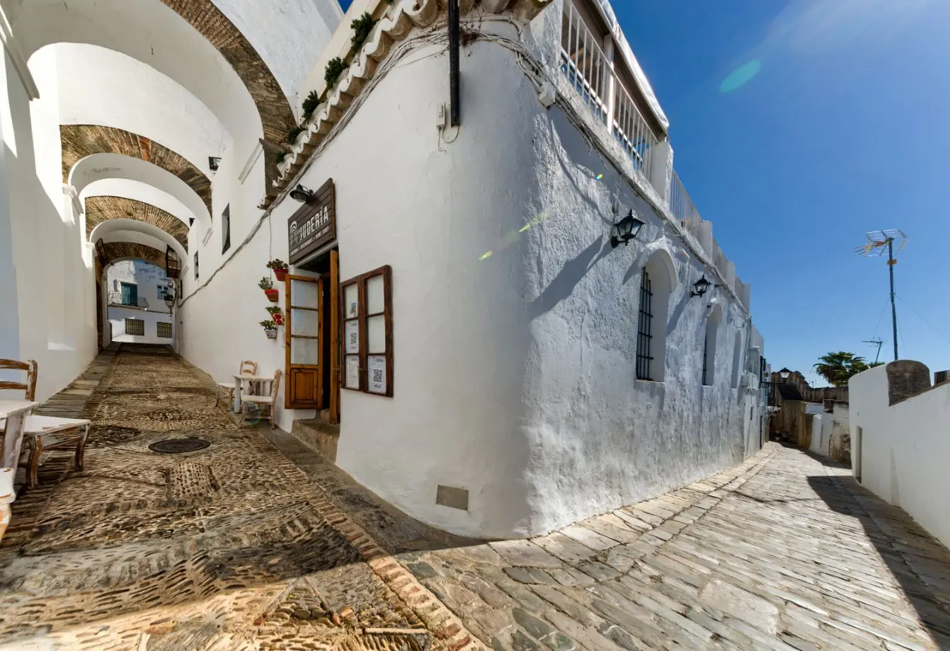 Bögen der Judería in Vejer